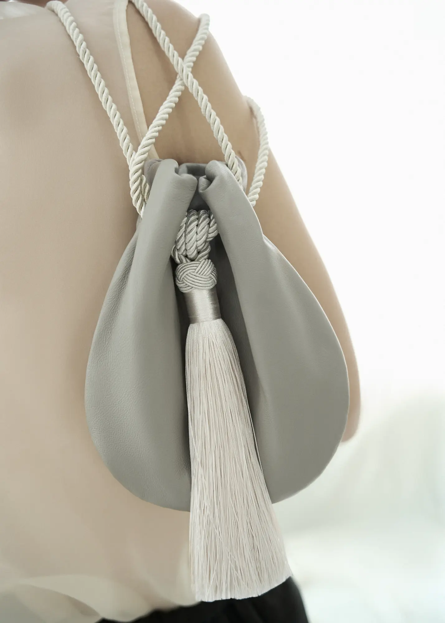 Himo 01 - Signature Knot Porcelain — alternate view